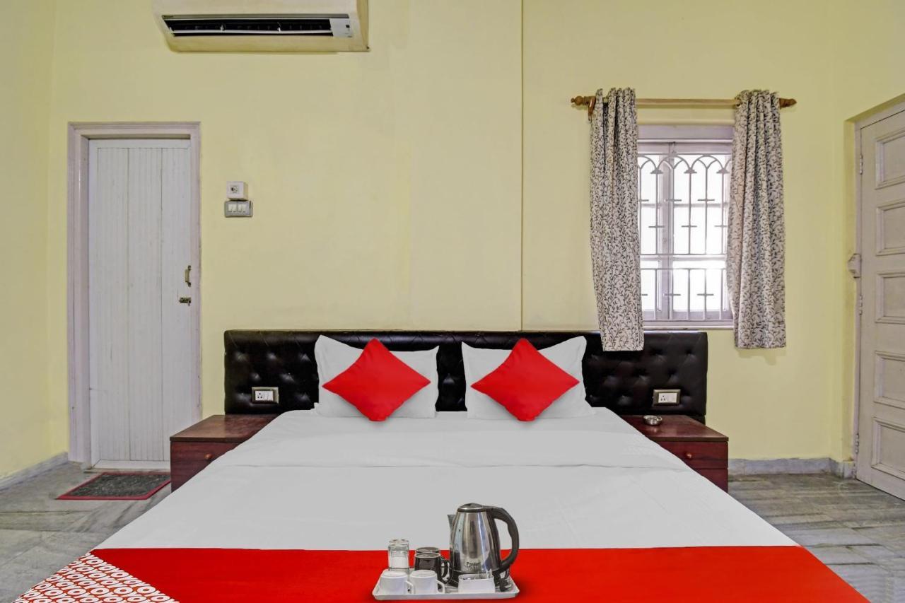 Hotel O R A Homestay Near Acropolis Mall Колката Екстер'єр фото