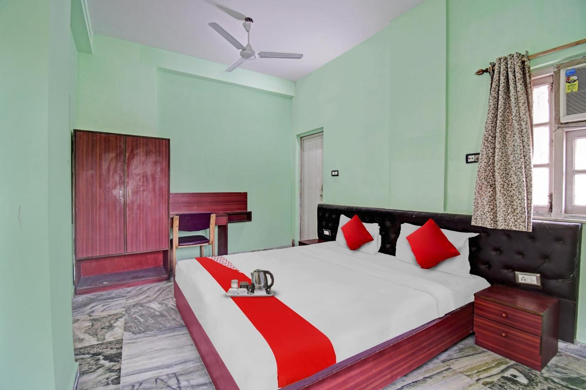 Hotel O R A Homestay Near Acropolis Mall Колката Екстер'єр фото