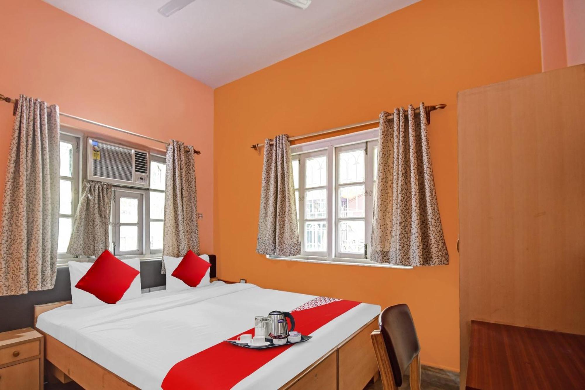 Hotel O R A Homestay Near Acropolis Mall Колката Екстер'єр фото