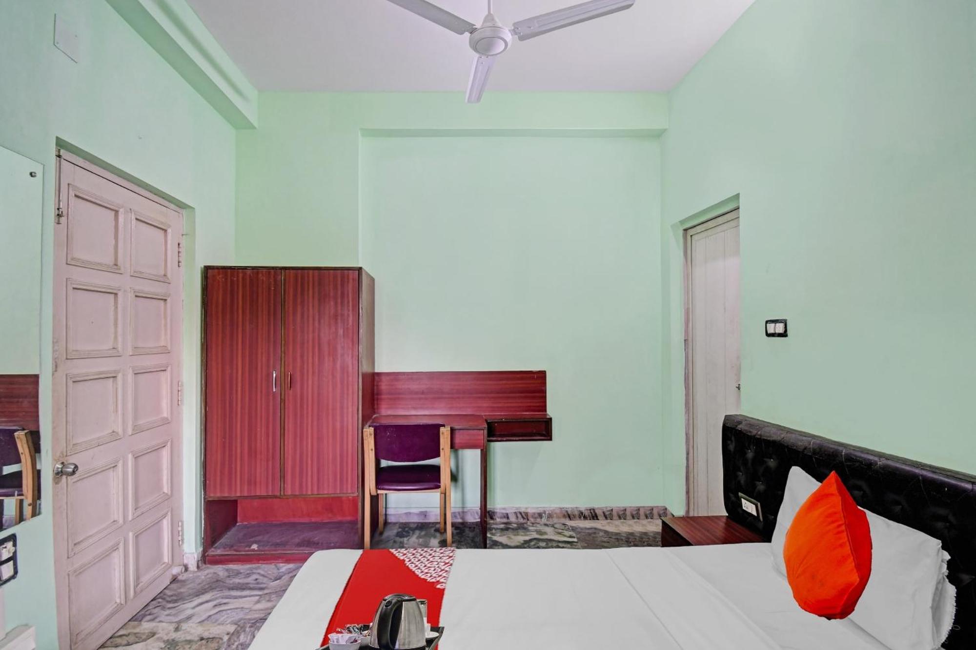 Hotel O R A Homestay Near Acropolis Mall Колката Екстер'єр фото