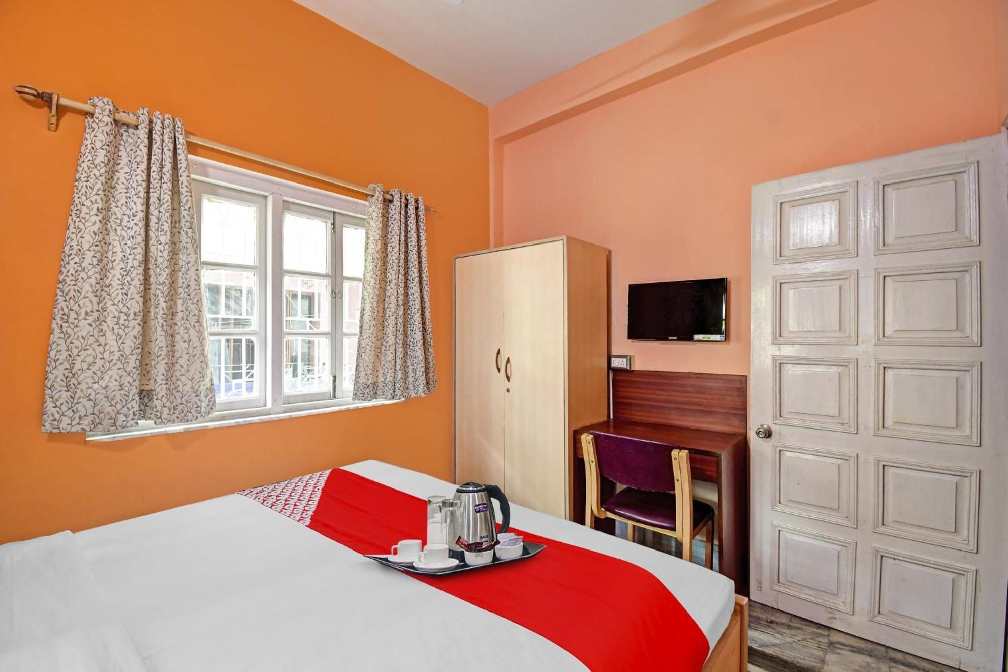 Hotel O R A Homestay Near Acropolis Mall Колката Екстер'єр фото